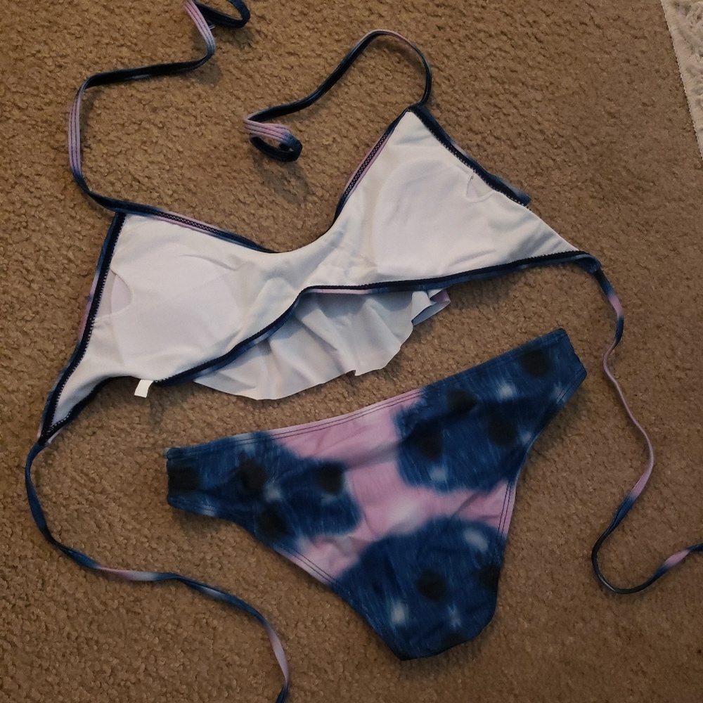 Ruffle Top Bikini - Picture 4 of 6
